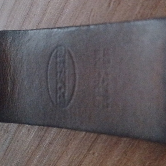 Fossil modern watch with leather band - Picture 3 of 3